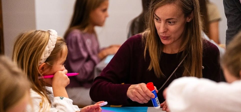 Visita-taller familiar: Tú, el Artista