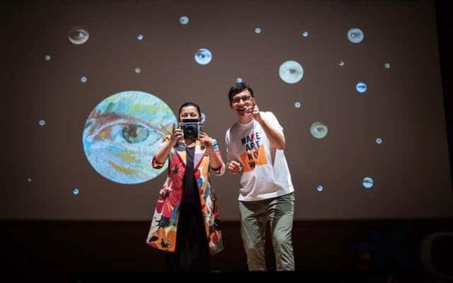 Con un 6 y un 4: del retrato al selfie en Valencia con niños